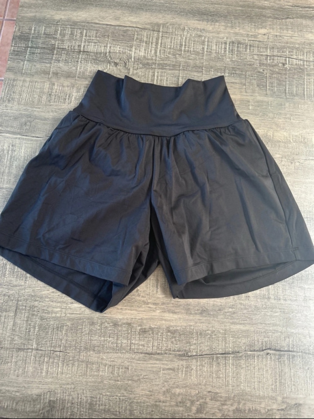 HALARA Black High-Waist Athletic Shorts with Wide Waistband
